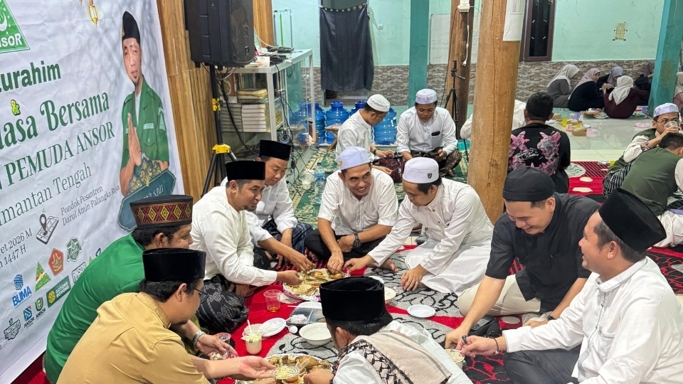 Portofolio Online Seni dan Desain Seni Tradisional Eksperimental Gelap Hita_20260308_104913_0000