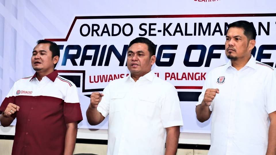 Portofolio Online Seni dan Desain Seni Tradisional Eksperimental Gelap Hita_20260310_070609_0000