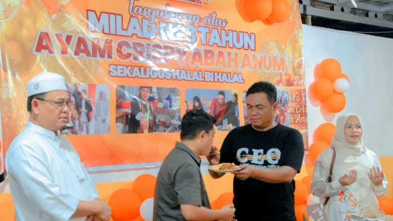 Portofolio Online Seni dan Desain Seni Tradisional Eksperimental Gelap Hita_20260329_161441_0000