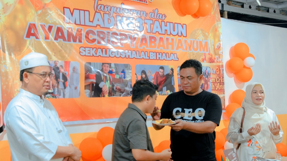 Portofolio Online Seni dan Desain Seni Tradisional Eksperimental Gelap Hita_20260329_161441_0000